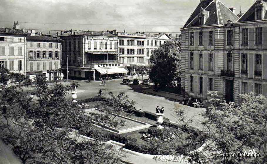 82 Montauban La Prefecture.jpg